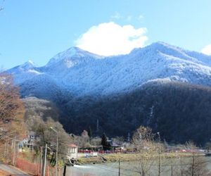 Dom u Ozera Krasnaya Polyana Russia