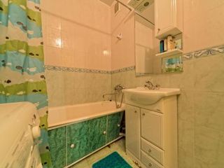 Кораблестроителей 32