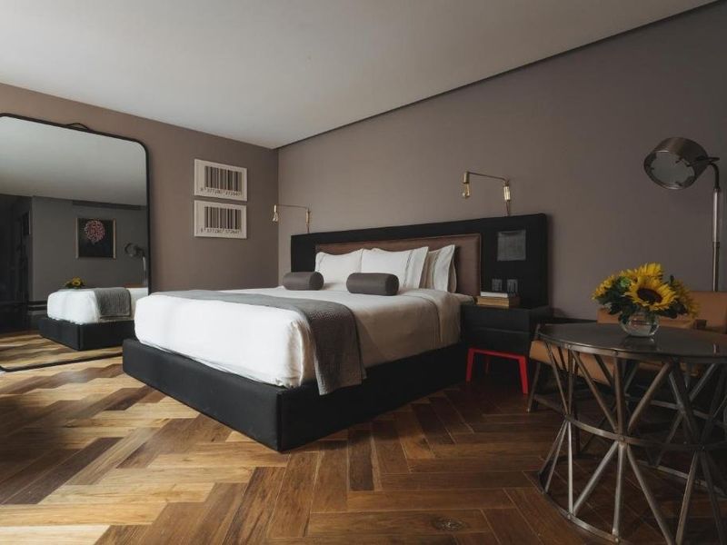 Hotel Photo 6