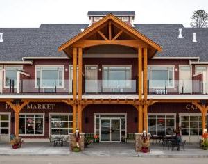 Hillcrest Farm Market B&B by Elevate Rooms Kelowna Canada