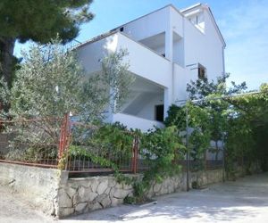 Apartments with a parking space Stomorska (Solta) - 11528 Stomorska Croatia