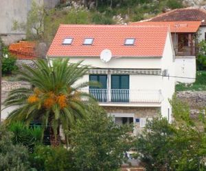 Apartments by the sea Maslinica (Solta) - 11422 Grhhote Croatia