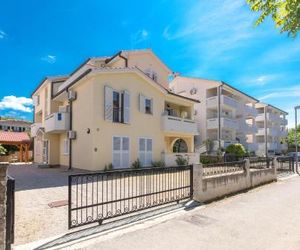 Apartments Nino Malinska Croatia