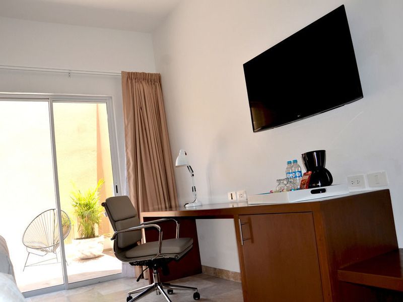 Hotel Photo 6