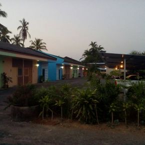 NearBy Hotel