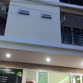 NearBy Hotel