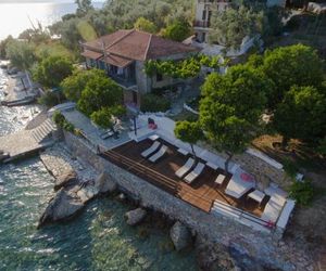 MELIES- Seaside Boutique Lodge. Chorto Greece