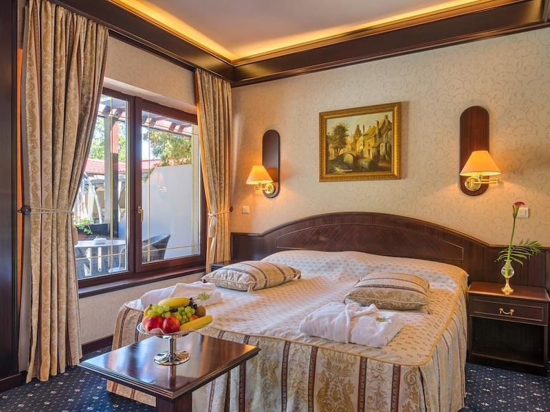Hotel Photo 1