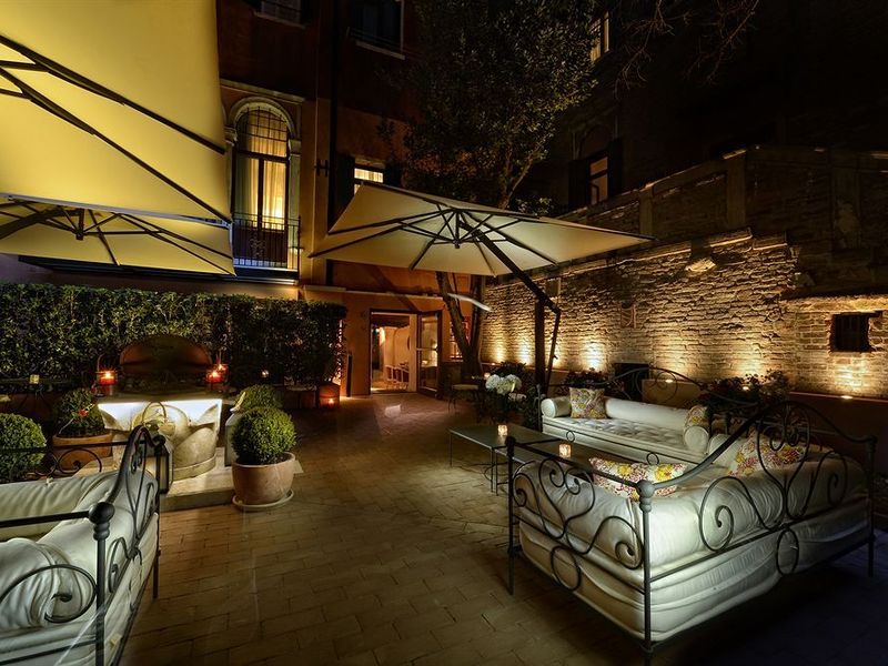 Hotel Photo 11