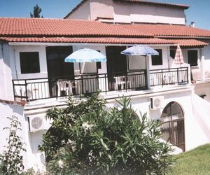 Dinas Rooms Mesongi Greece