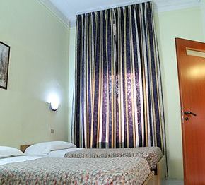 NearBy Hotel