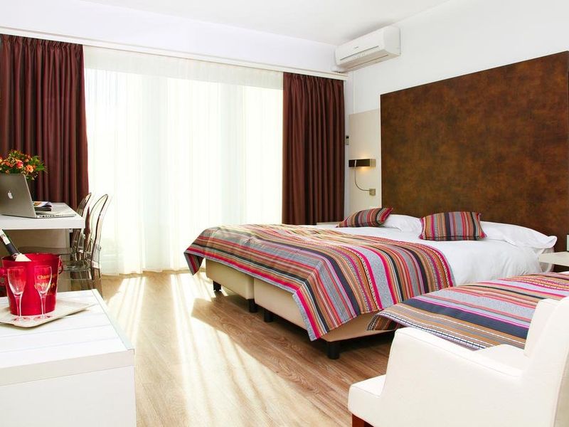 Hotel Photo 1