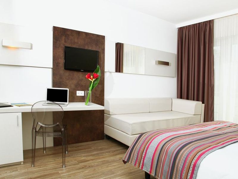 Hotel Photo 7