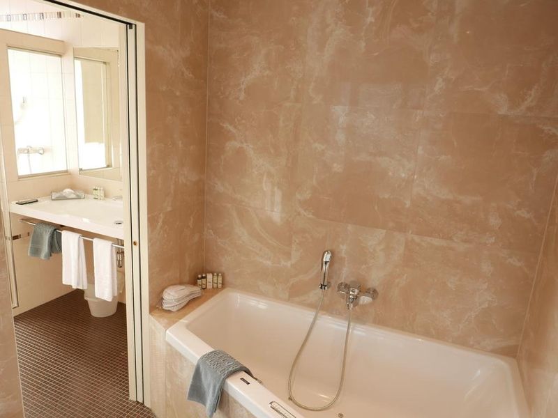 Hotel Photo 9