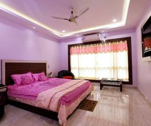 Hotel Girish Sarisha India