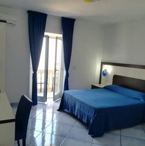 NearBy Hotel