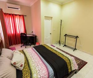 KLIA Airport Transit and F1 Formula One Sepang Jentayu Enstek Bungalow Homestay Kampong Baharu Nilai Malaysia