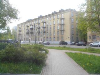 У Парка Победы