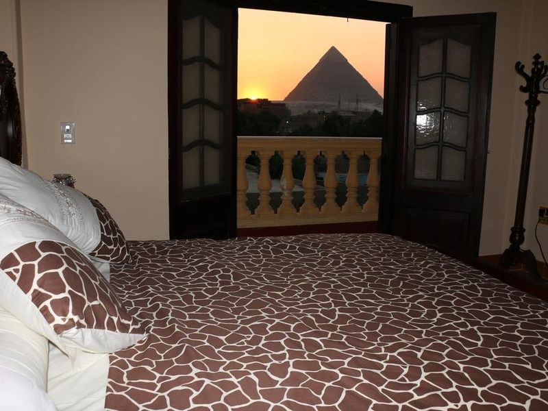 Pyramids Power Inn