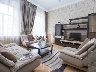 2 rooms apt next to Kazan cathedral