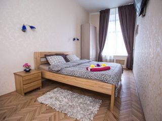 2 rooms apt next to Kazan cathedral
