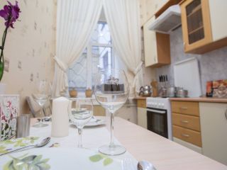 2 rooms apt next to Kazan cathedral