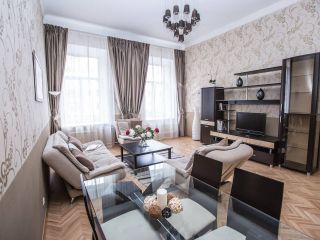 2 rooms apt next to Kazan cathedral
