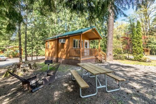 Photo of Mount Hood Village Deluxe Cabin 5