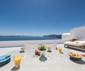 Perfect Purity Oia Greece