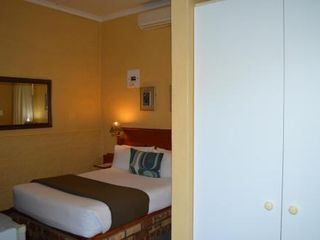 Hotel pic Ascot Inn