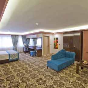 NearBy Hotel