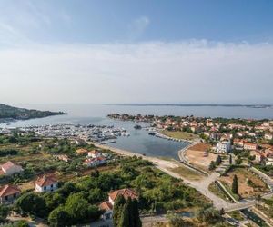 Apartments by the sea Sutomiscica (Ugljan) - 912 Sutomiscica Croatia
