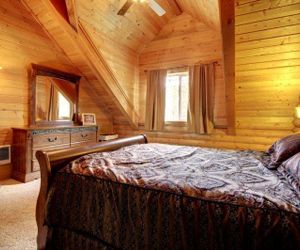 Whispering Pines Lodge Beautiful cabin and surrounded by trees by RedA Brian Head United States