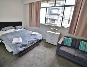 Cosy City Apartment with Pool Auckland New Zealand