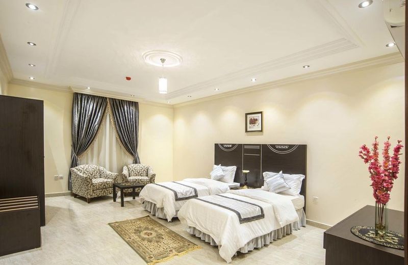 Al Ezzah Palace Hotel Suites