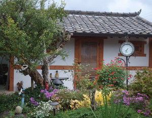 Floral Space Hanok Guesthouse Gyeongju South Korea