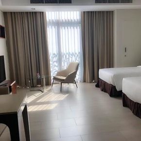 NearBy Hotel