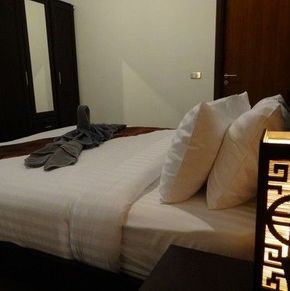 NearBy Hotel