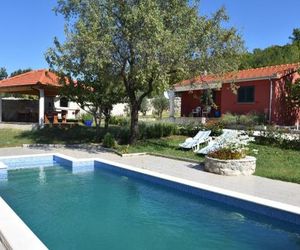 Luxurious Villa with Private Pool in Trilj, Dalmatia Ugljane Croatia