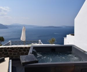 Solstice Luxury Suites Oia Greece