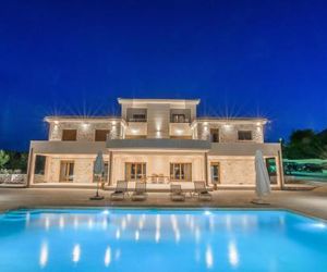 Petra Luxury Apartments Corinth Greece