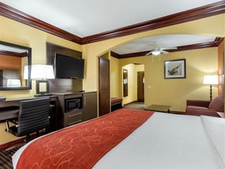 Фото отеля Comfort Suites Lake Jackson Clute