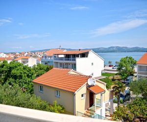 Apartment Demi Betina Croatia