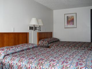 Hotel pic Rodeway Inn & Suites I-94 Kenosha