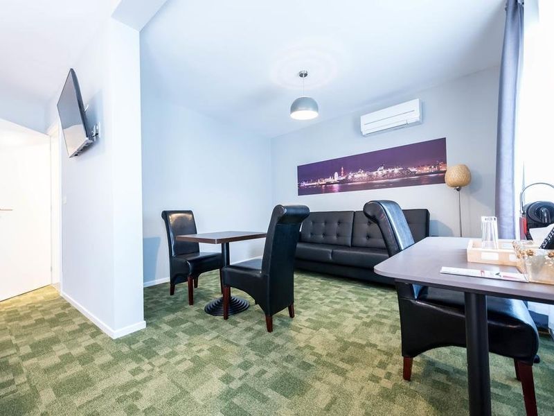Hotel Photo 12
