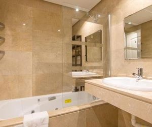2115-Apt with nice terrace with pool view Manilva Spain