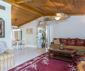 Tropical Retreat Pool Jet Spa WiFi 3 Br home by RedAwning Bonita Springs United States