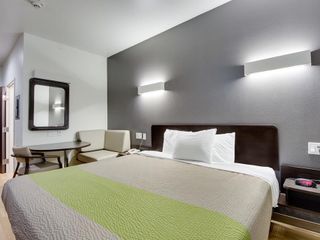 Фото отеля Candlewood Suites - Muskogee, an IHG Hotel