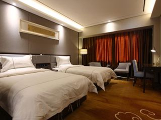 Фото отеля Luoyang Yihe Hotel