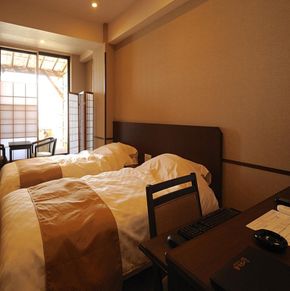 NearBy Hotel
